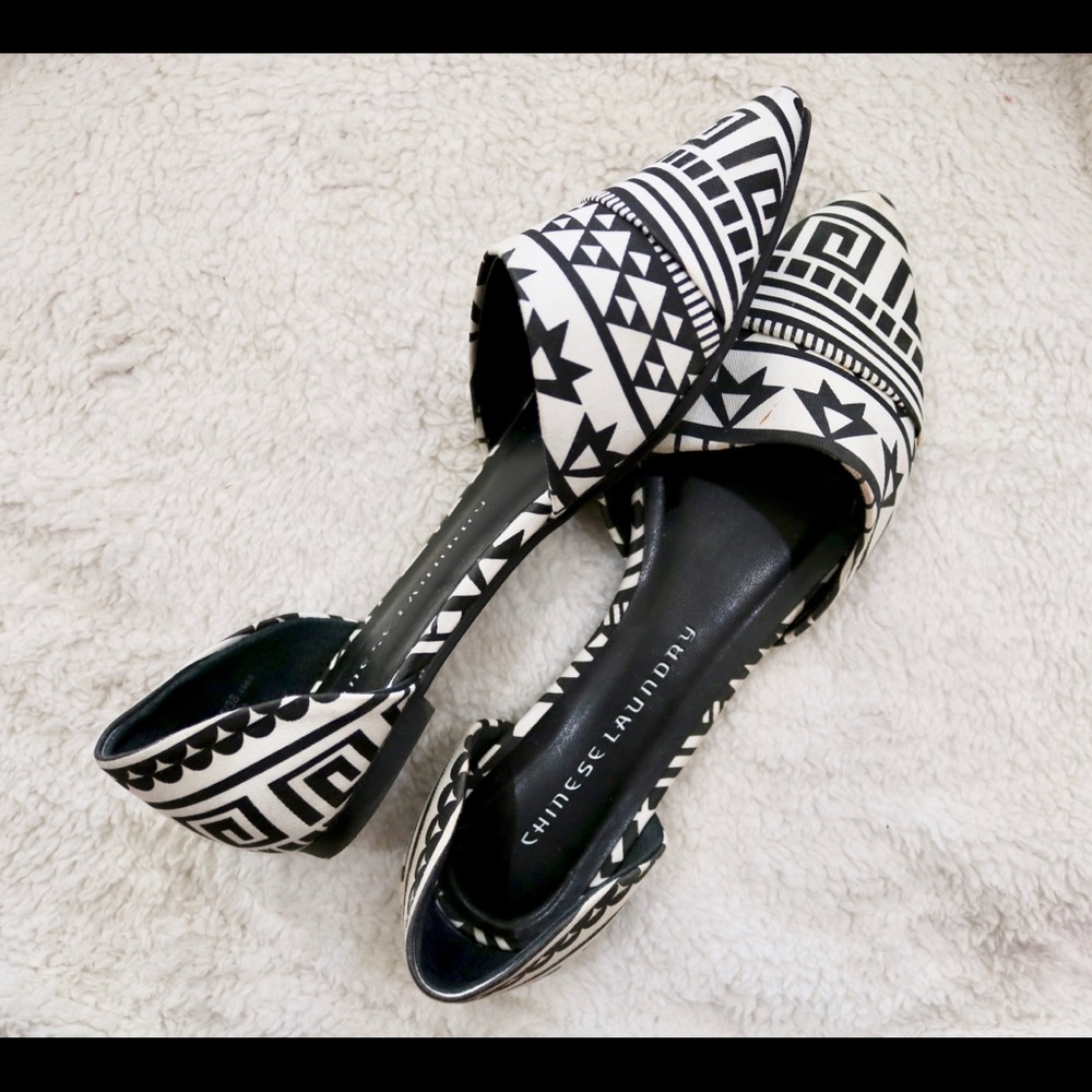 Black and White Flats - Picture 2 of 2